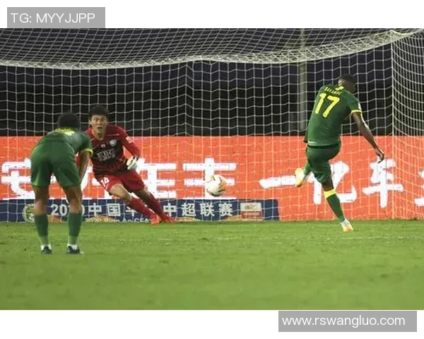 足球点球的规则与技巧解析以及在比赛中的重要性探讨 足球点球的规则与技巧解析以及在比赛中的重要性探讨